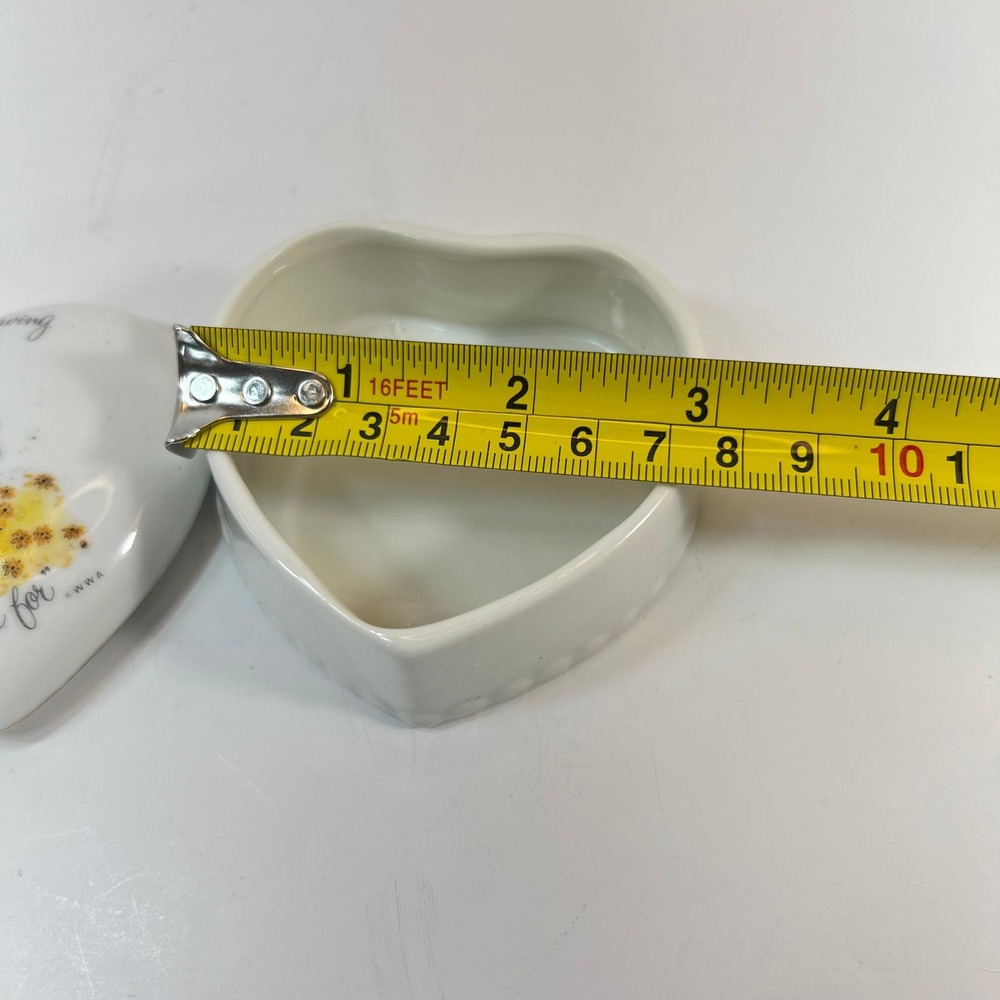 Vtg 1973 Holly Hobbie Heart Porcelain Trinket Box Happiness is Having Someone - Picture 13 of 14